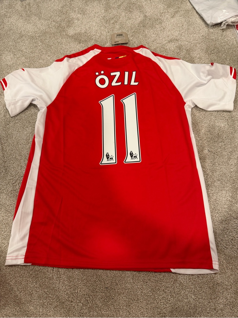 Mesut ozil puma arsenal soccer jersey size large slim fit kit